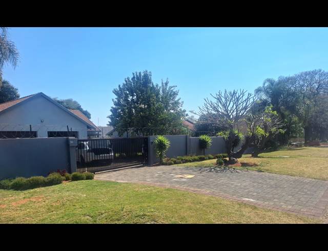 7 BEDROOM HOUSE FOR SALE IN BO-DORP